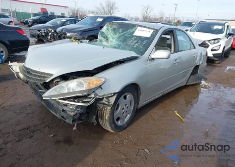 2004 Toyota Camry Le V6 from USA, damaged, VIN 4T1BF32K54U589130
